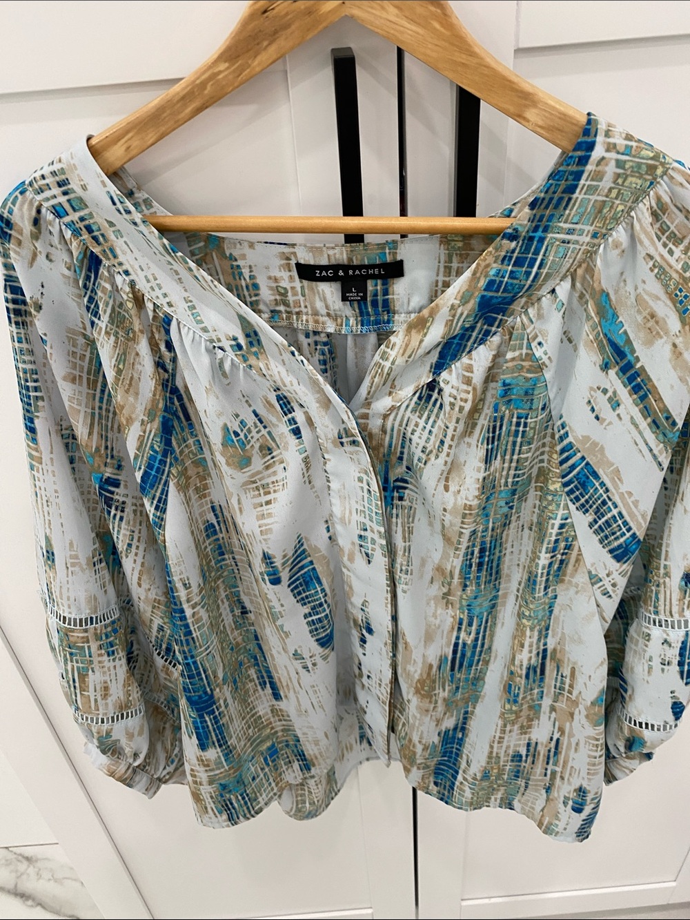 Zac & Rachel White Blouse with Blue and Tan Abstract Print
